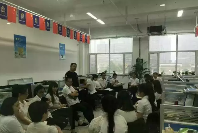 家人們開(kāi)展學(xué)習探討活動(dòng)。 